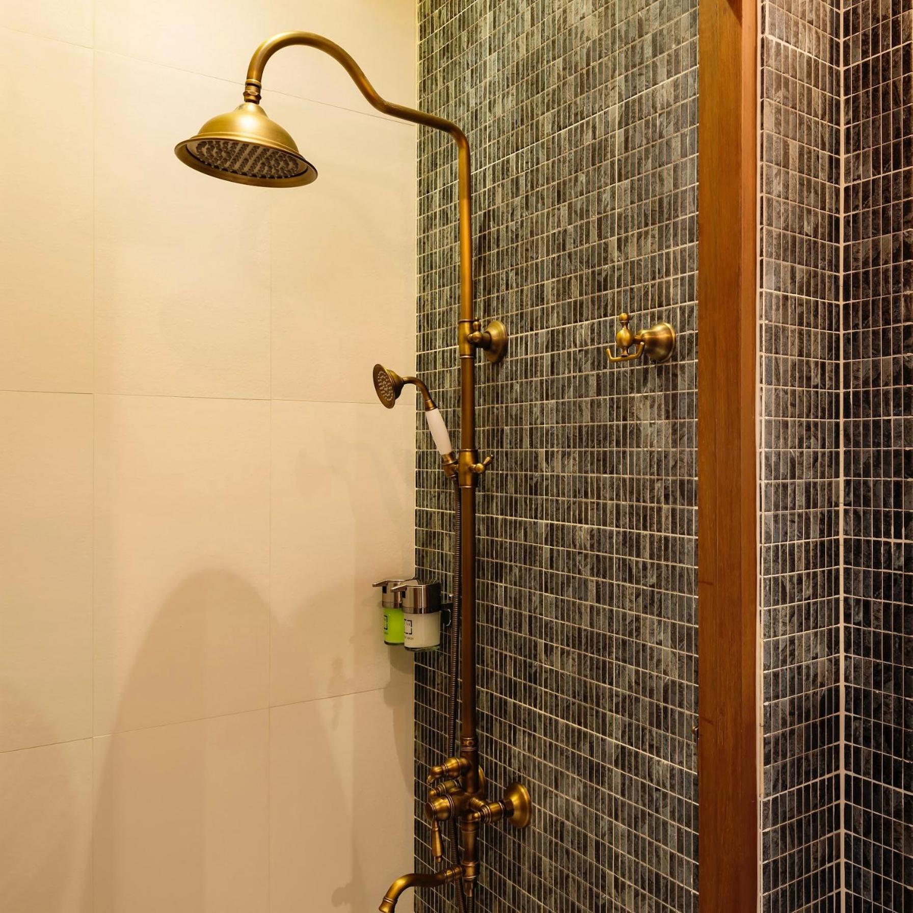 Khunluang Hostel (Adults Only) Chiang Mai Luaran gambar